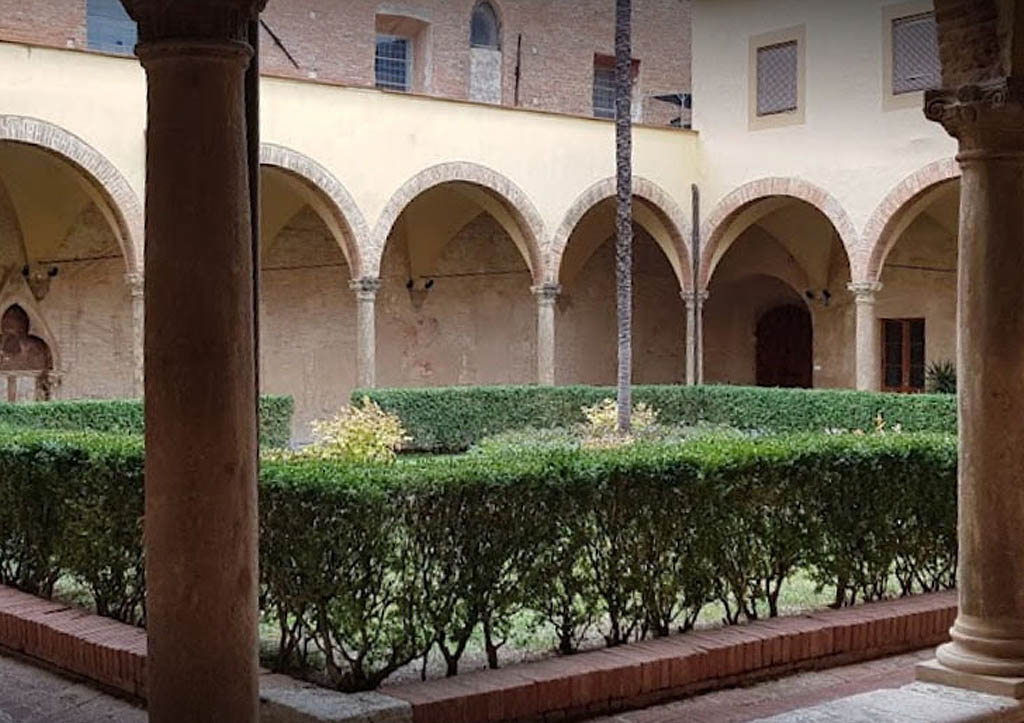 Visit Colle di Val d'Elsa Convento San Francesco chiostro interno