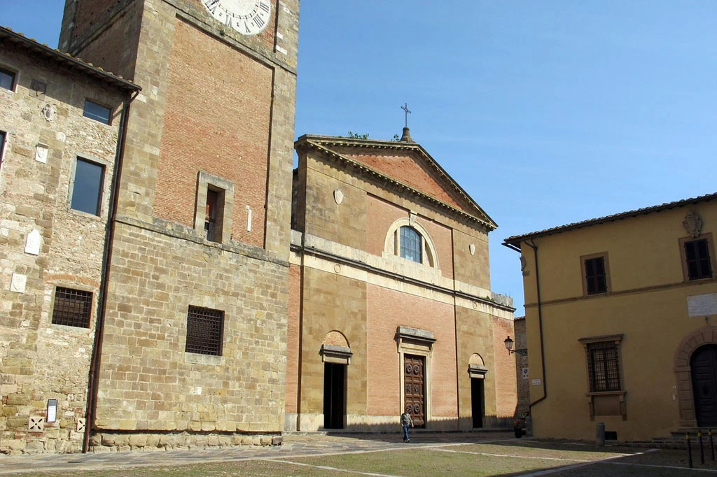 Visit Colle di Val d'Elsa borgo toscano Concattedrale dei Santi Alberto e Marziale - Duomo Colle facciata