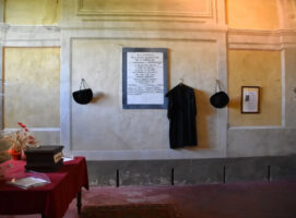 Visit Colle di Val d'Elsa borgo toscano Cripta della Misericordia di Colle entrata
