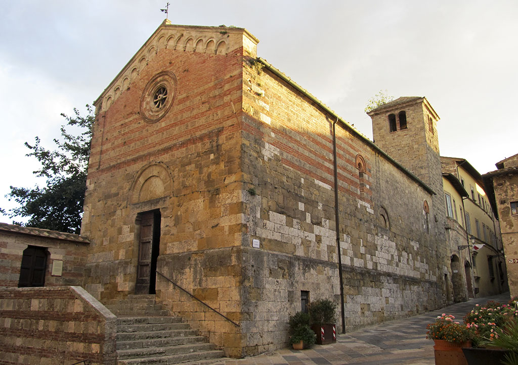 Visit Colle di Val d'Elsa chiesa piazza Santa Maria in Canonica esterno